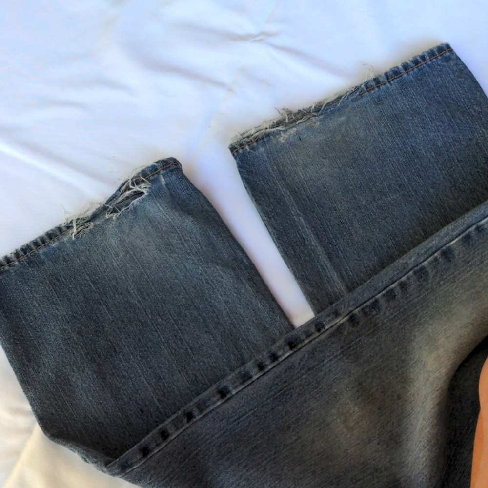 Black Denim Blue Jeans with Some Light Distressing Back Pocket Flap Button Closu - Picture 4 of 12